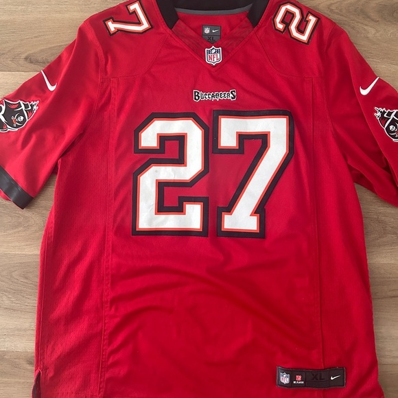 NFL Nike Tampa Bay Buccaneers LeGarette Blount #27 Jersey, Size XL- Pre Loved - Picture 14 of 15